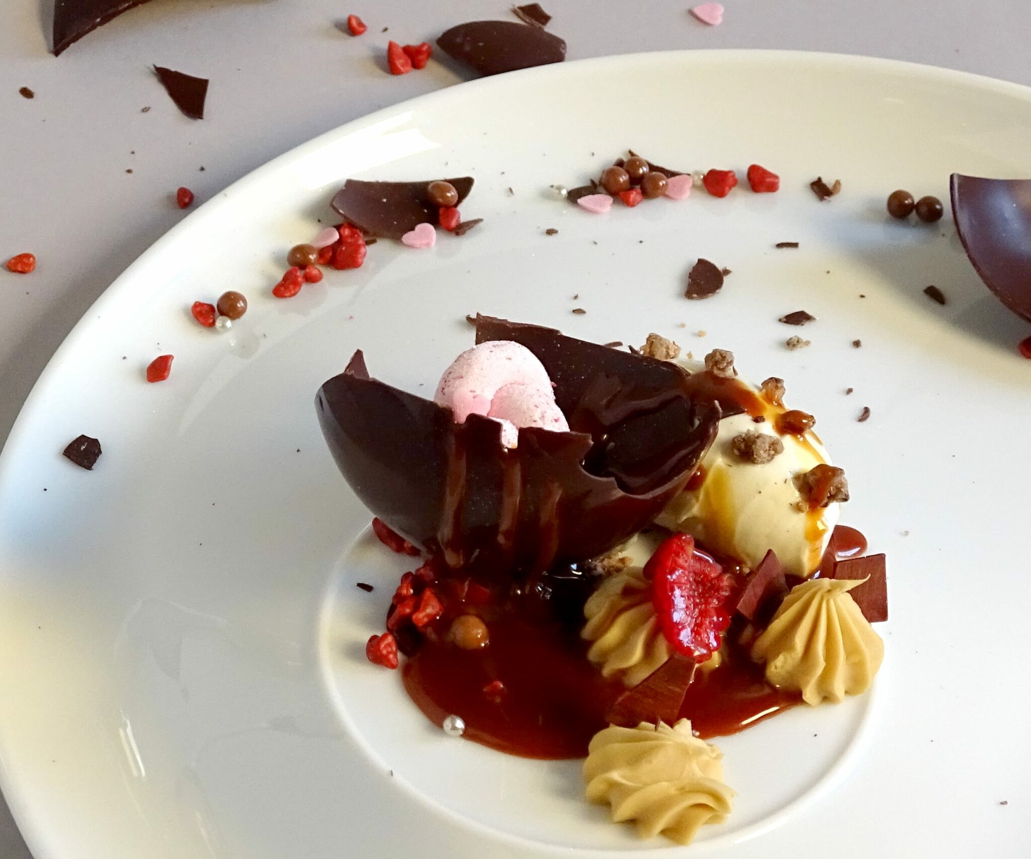 Chocolate smash dessert