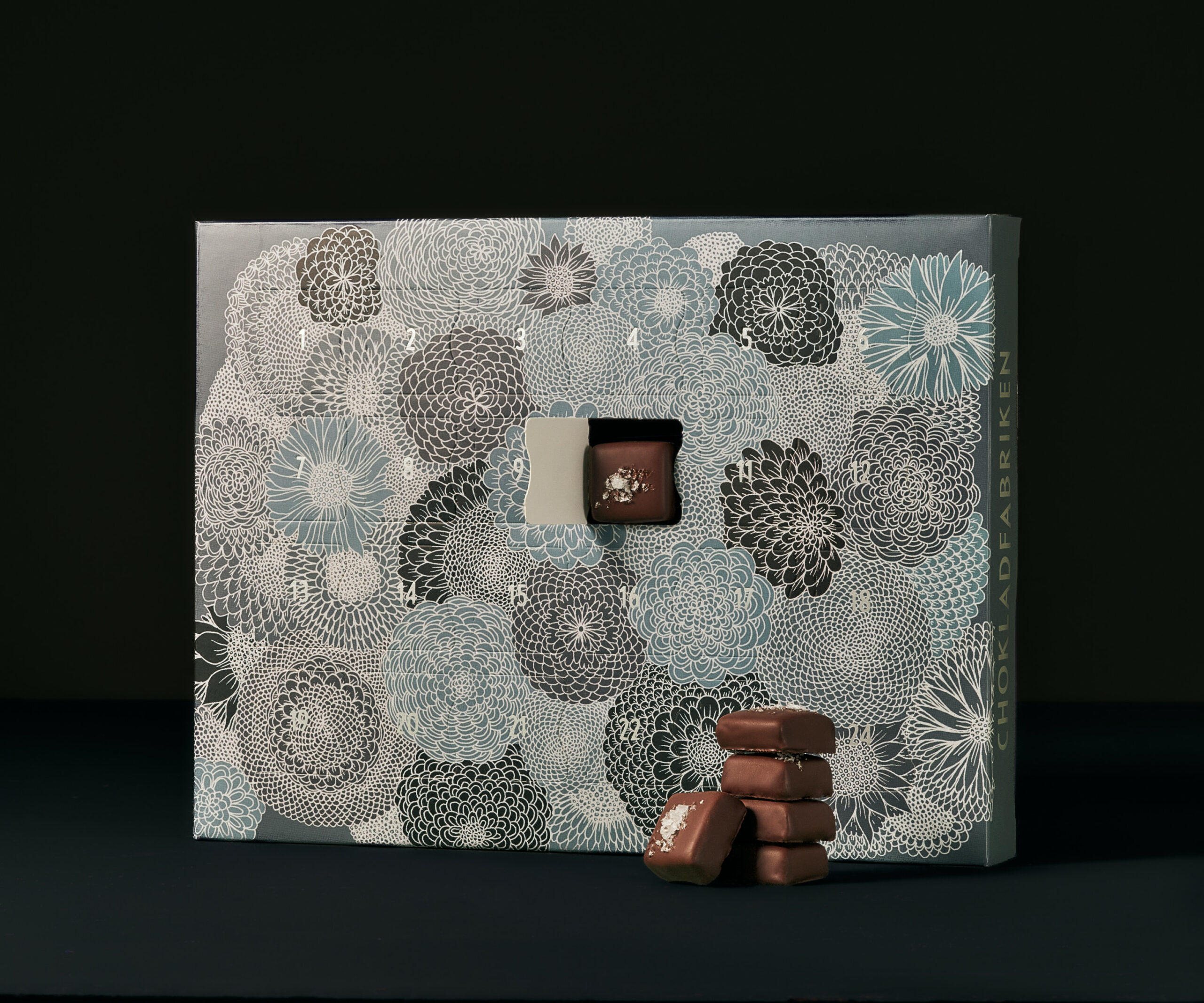 Chokladkalender med lakritskola (förbokning)