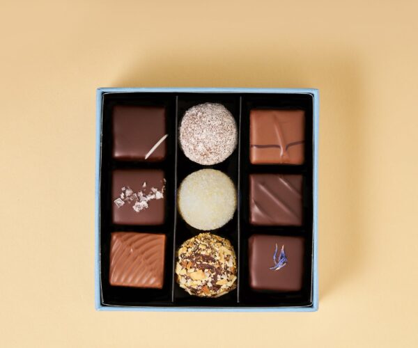 Presentask 9 praliner med julkort