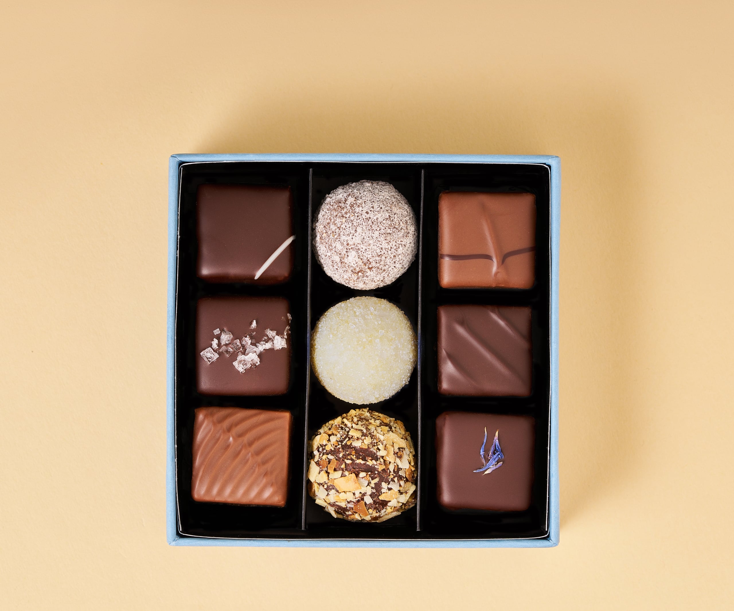 Presentask 9 praliner med julkort